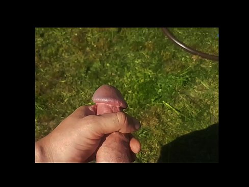 ❤️ Hot hottie dostaje jej różowy cipki fucked i cums z squirt w letnim ogrodzie ️❌ Sex video at us ️❤